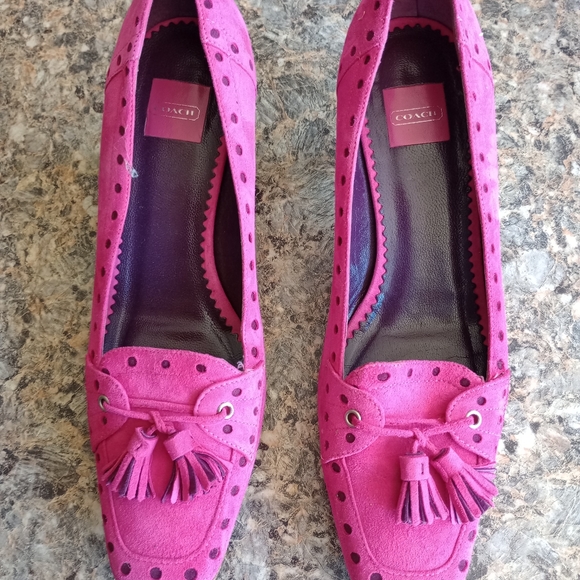 Coach Pretty In Pink Suede Tassel Kitten Heel Pumps Size 7B (04) - Picture 4 of 11